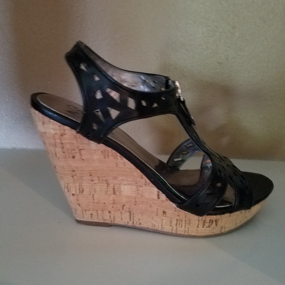 Carlos Wedges - Picture 4 of 6